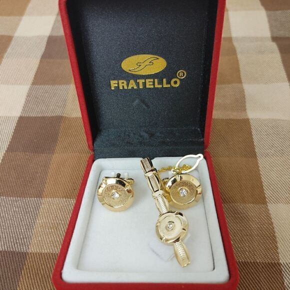 MEN'S FRATELLO CUFFLINKS & TIE CLIP GOLD ROUND ABSTRACT DESIGN CT120A. - Picture 1 of 2